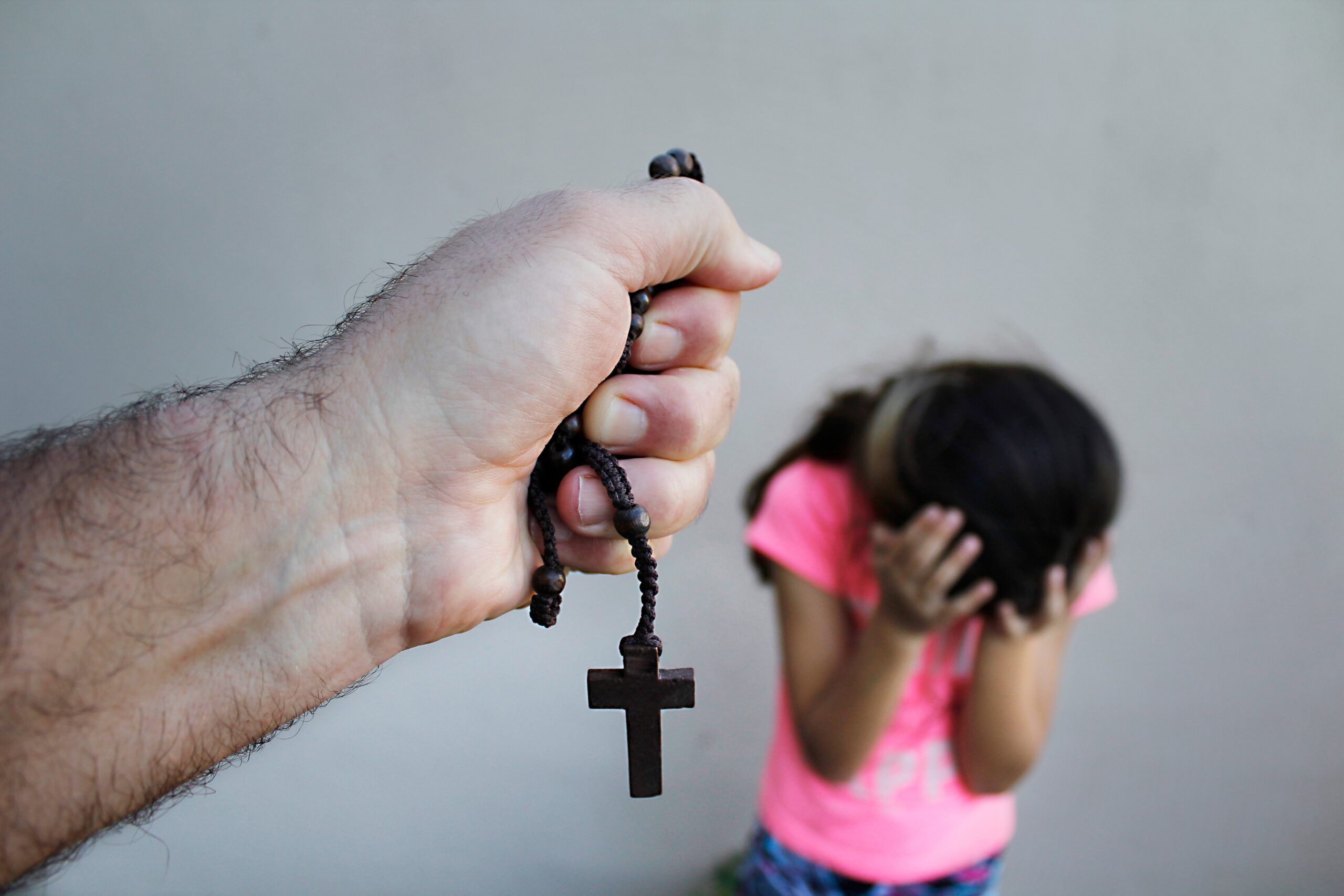 Der systematische Missbrauch von Kindern in der französischen katholischen Kirche