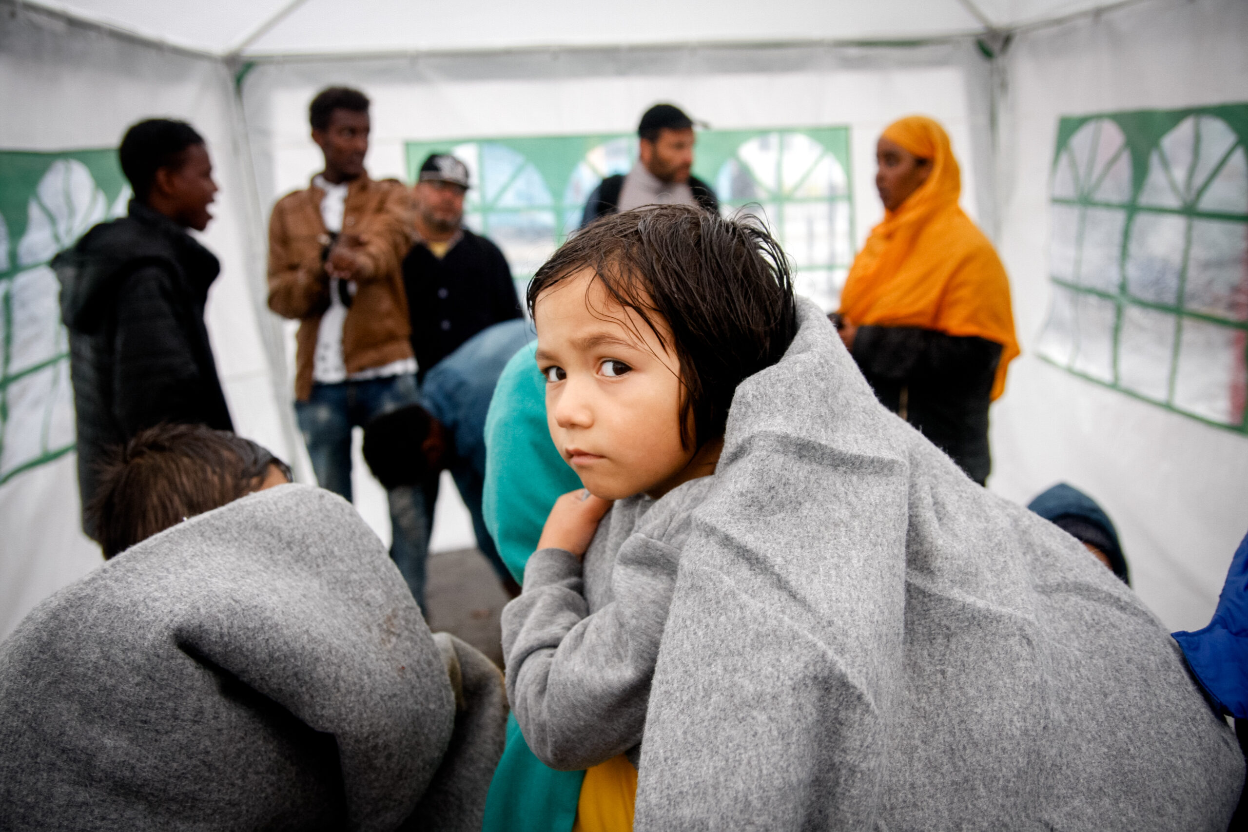 Kinder in Grenz- und Asylverfahren: Unsichtbarkeit und Erwachsenenorientierung